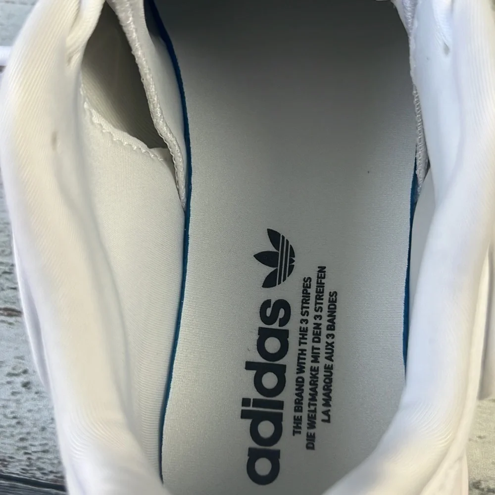 Adidas Originals Ozelia Casual Sneakers FTW White/ FTW White/CRY White Women’s 9